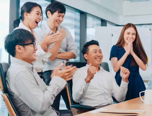 在友達學習、成長茁壯