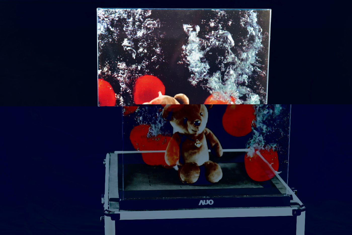 友達領先研發Micro LED透明顯示器，具備高穿透、低繞射、高亮度、可拼接之特性，可應用於智慧移動、智慧零售、商業展示等多元場域