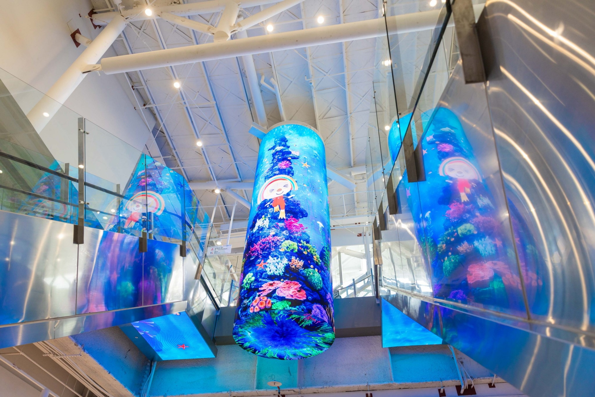 達擎與傑可達整合先進顯示技術與軟硬體應用服務，提供一系列大型LED顯示解決方案，為全新改裝開幕的「清水服務區」佈局嶄新視覺體驗。